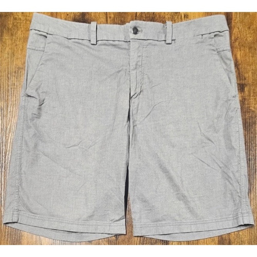 Lululemon Commission Gray Short Qwick Oxford Men's Size 40x11